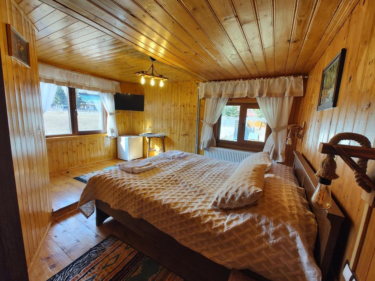 Villa Sezatoarea Lupilor à Lepşa Extérieur photo